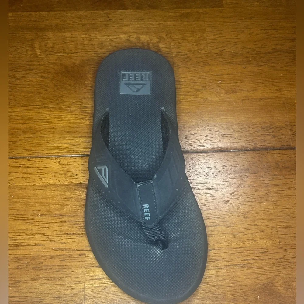 Reef Black Flip Flops Size 9